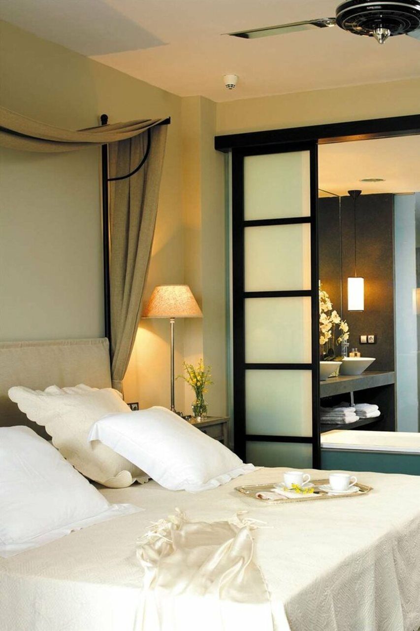 เอเชีย การ์เดน โฮเต็ล แอนด์ ไทย สปา อะ รอยัล ไฮดะเวย์ โฮเต็ล Hotel ฟีเนสตรัต ภายนอก รูปภาพ A room at the Mandarin Oriental, Munich